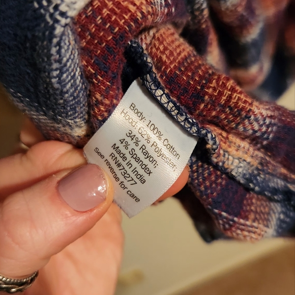 Woman's Hooded Plaid Shirt - Picture 3 of 7